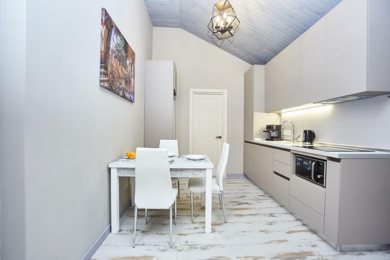 Luxury Apartment In The Heart Одеса Екстериор снимка